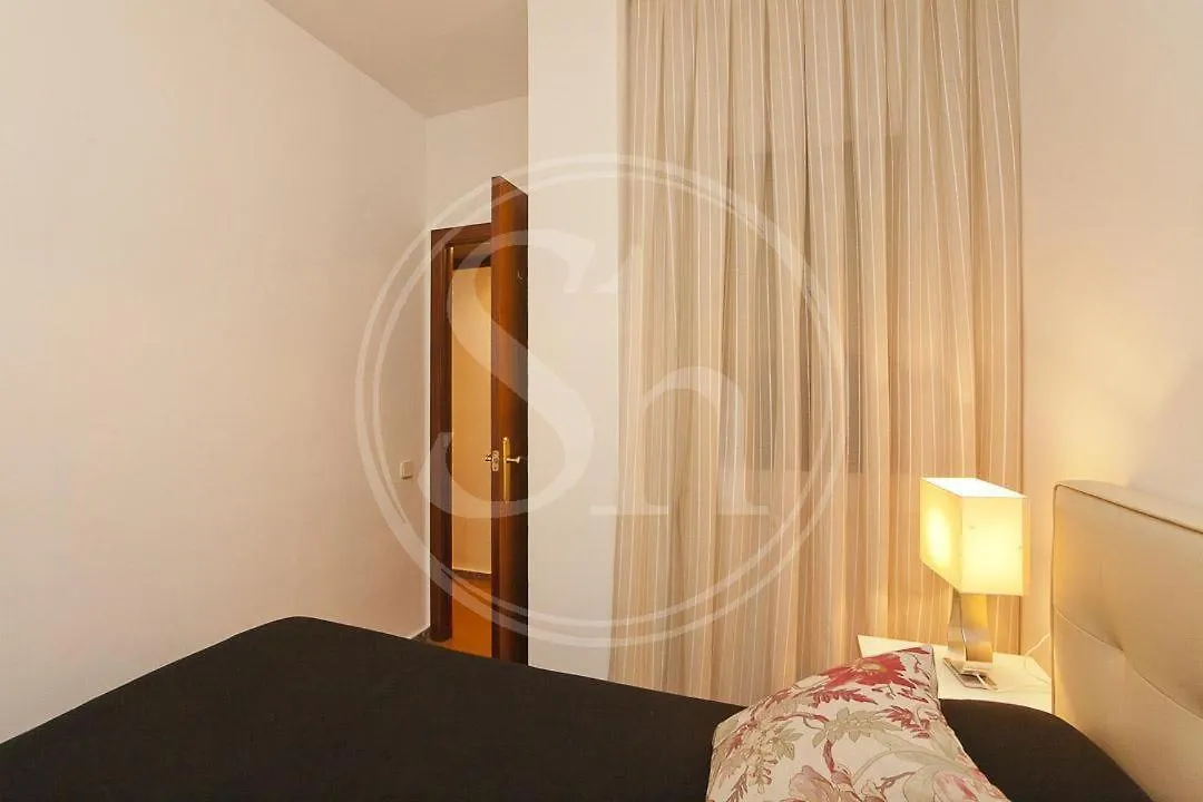 Apartment Bonito Apartamento En Monumental Barcelona
